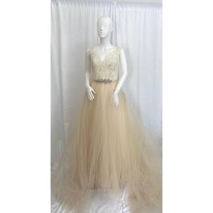 Alvina Valenta Brand New With Tags size 10 Lace Wedding Dress Orig.$3800